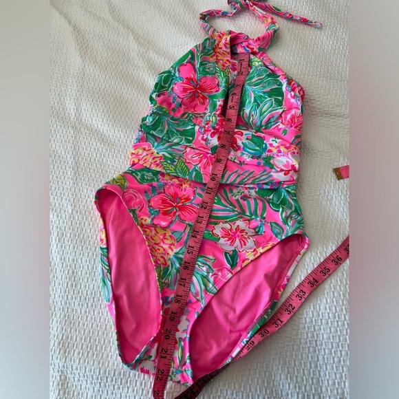 LILLY PULITZER LEDGER HALTER ONE PIECE
MULTI JOURNEY TO THE JUNGLE SWIMSUIT NWT - Picture 10 of 16